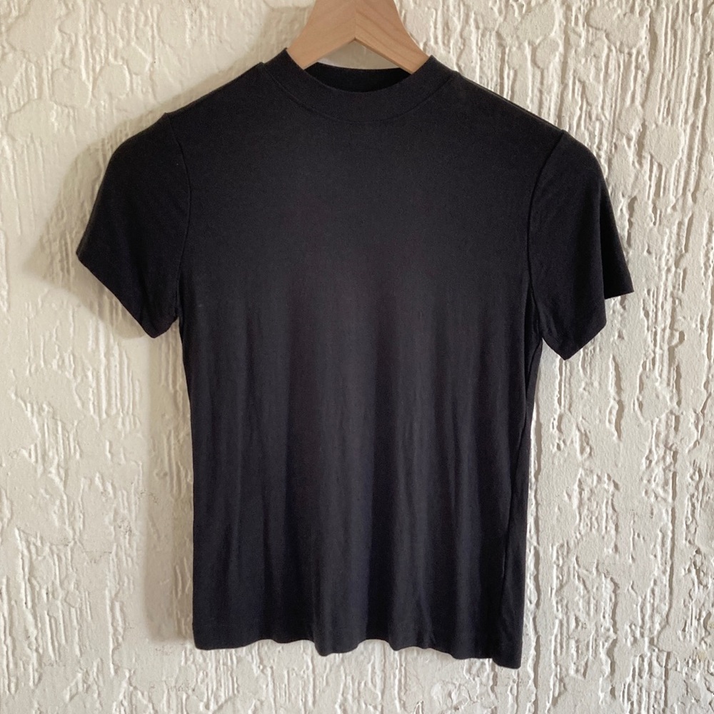 Forever 21 Black Short Sleeve Mock Neck Shirt Size XS
